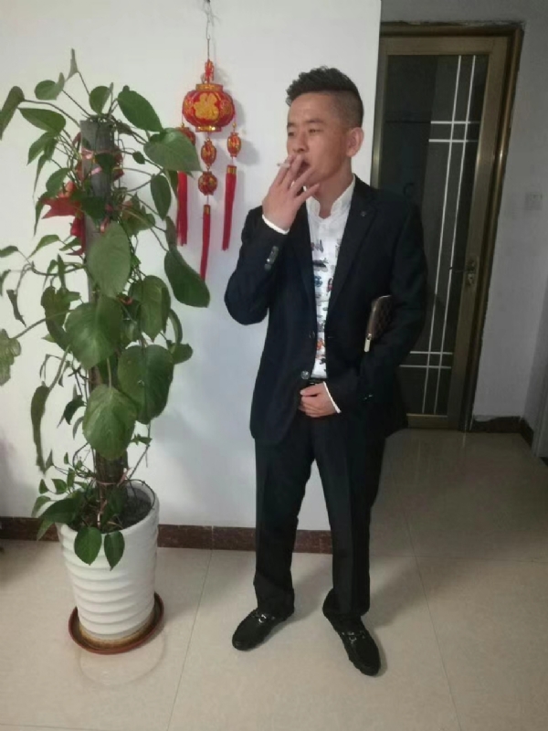 男人三十而立的第二张照片--湛江中老年相亲网